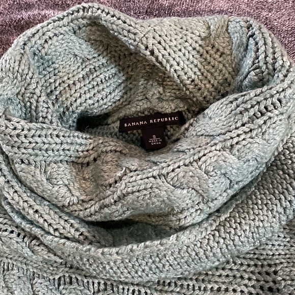 Banana Republic wool alpaca blend knit sweater small Beautiful green color‎ - Picture 2 of 8